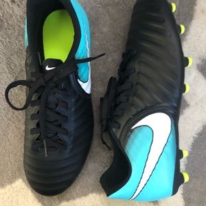 NIKE tiempo soccer cleats
